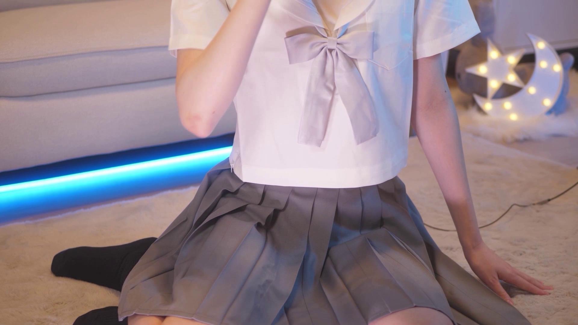 鬼花まりす 穿着水手服在书库里秘密的舔耳朵 1GB-Asmr自留地